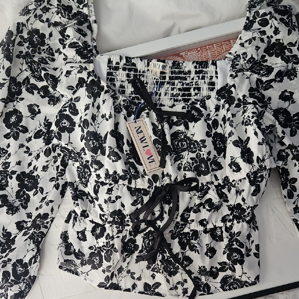 New Look Monochrome Floral Blouse